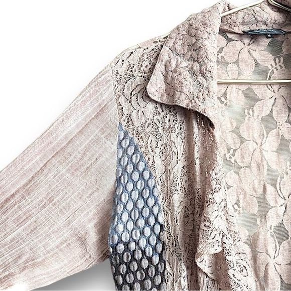 Minkas Sophia Duster with Beautiful Pink Lace and Patchwork Design - Picture 10 of 11